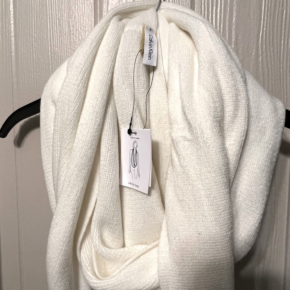 NWT winter white Calvin Klein Infinity Scarf
